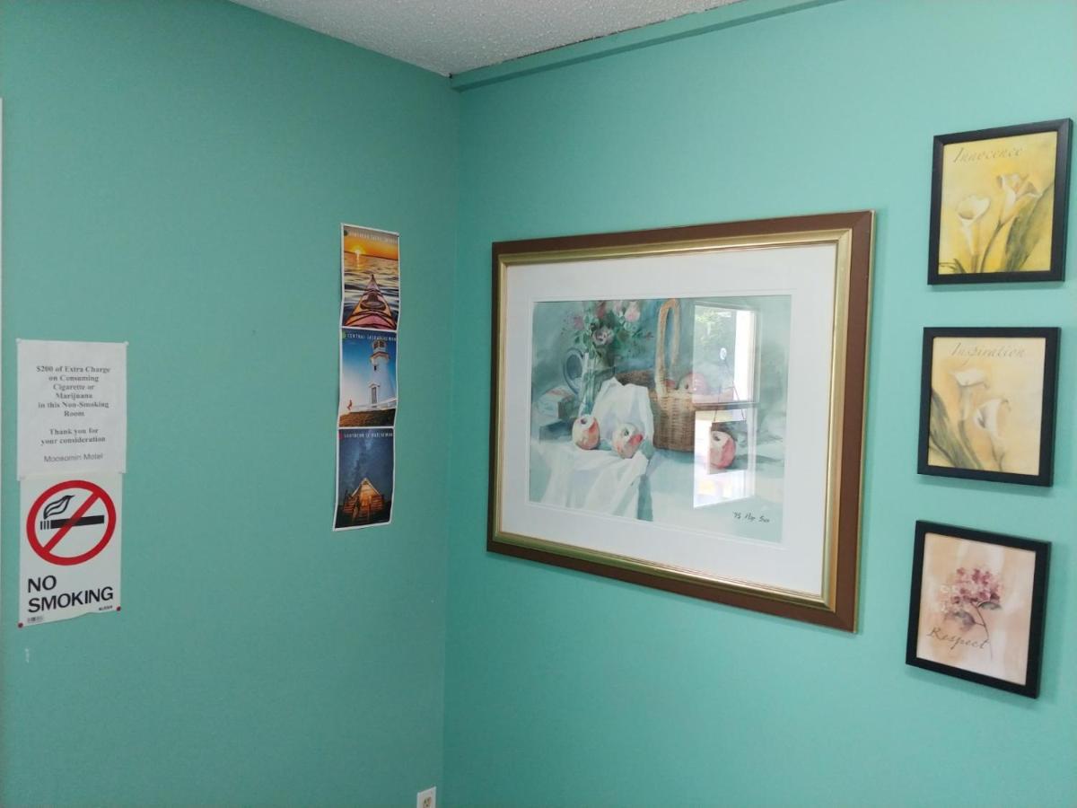 Moosomin Motel Екстер'єр фото