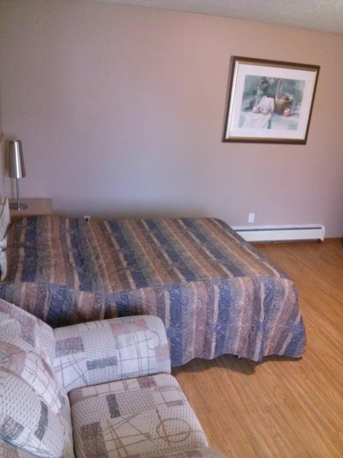 Moosomin Motel Екстер'єр фото