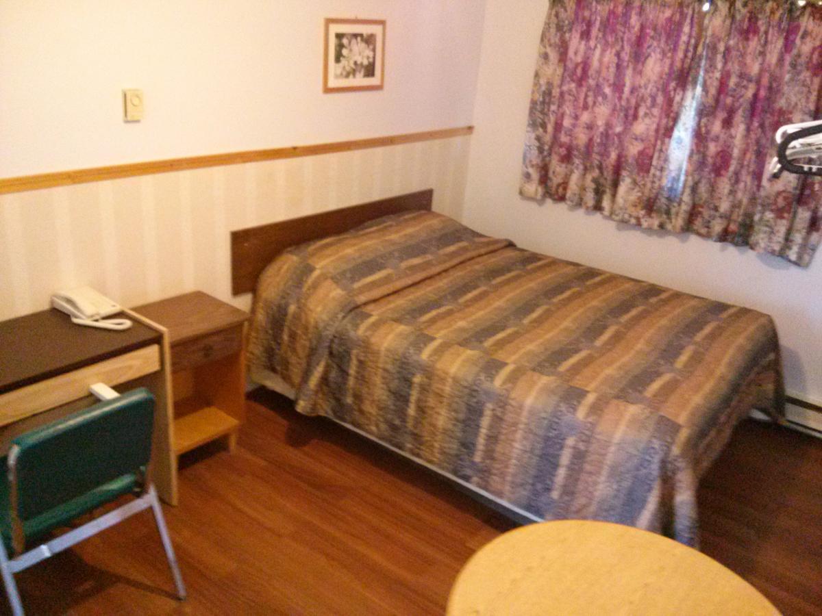 Moosomin Motel Екстер'єр фото