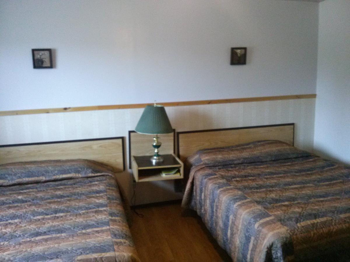 Moosomin Motel Екстер'єр фото