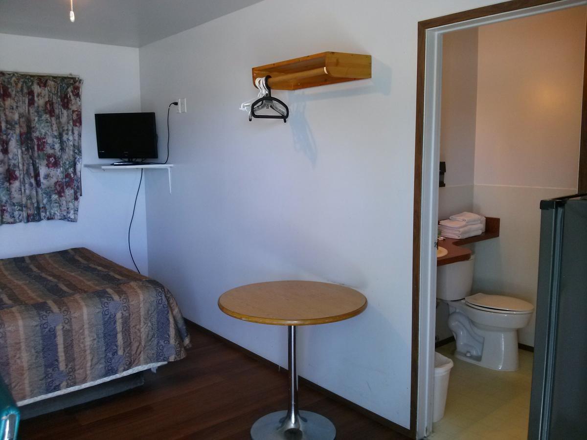 Moosomin Motel Екстер'єр фото