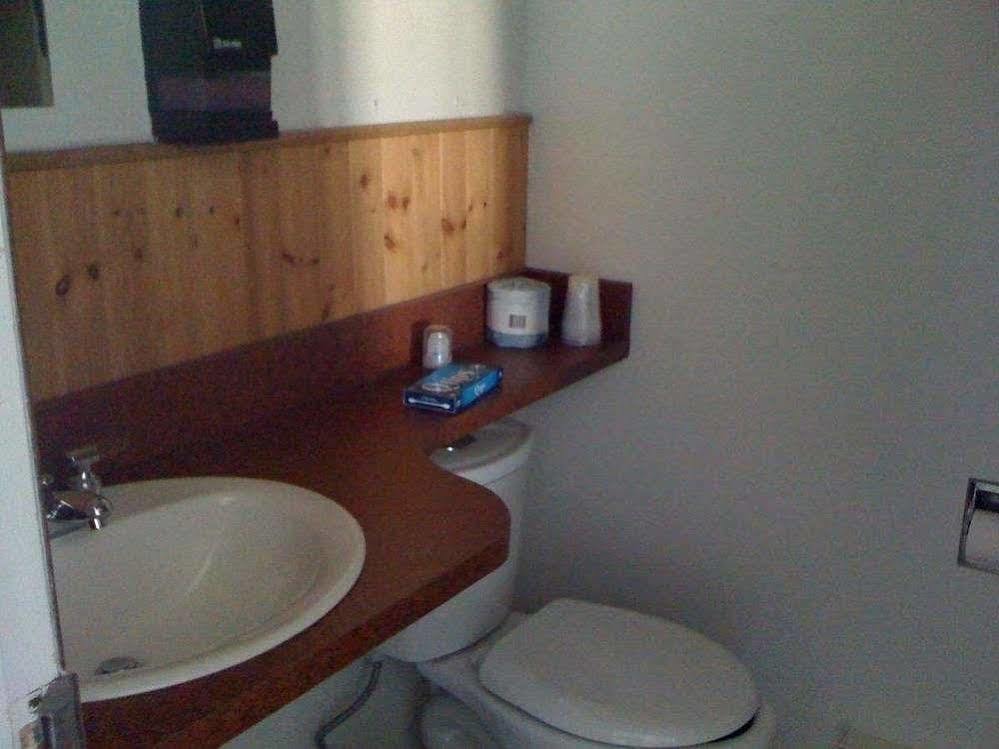 Moosomin Motel Екстер'єр фото