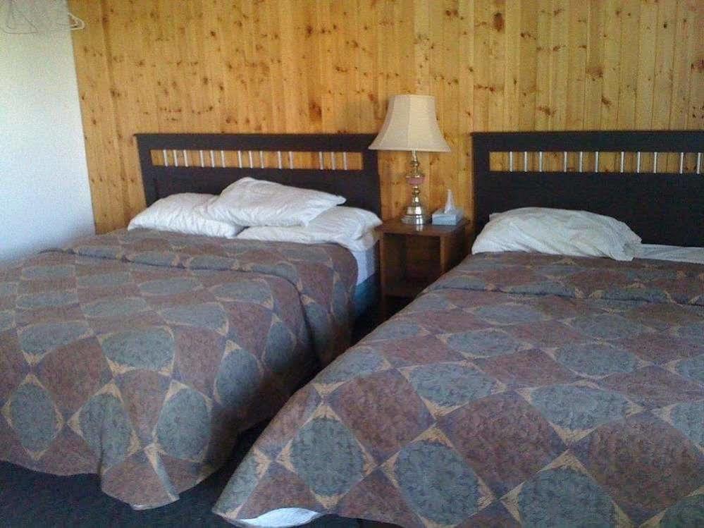 Moosomin Motel Екстер'єр фото