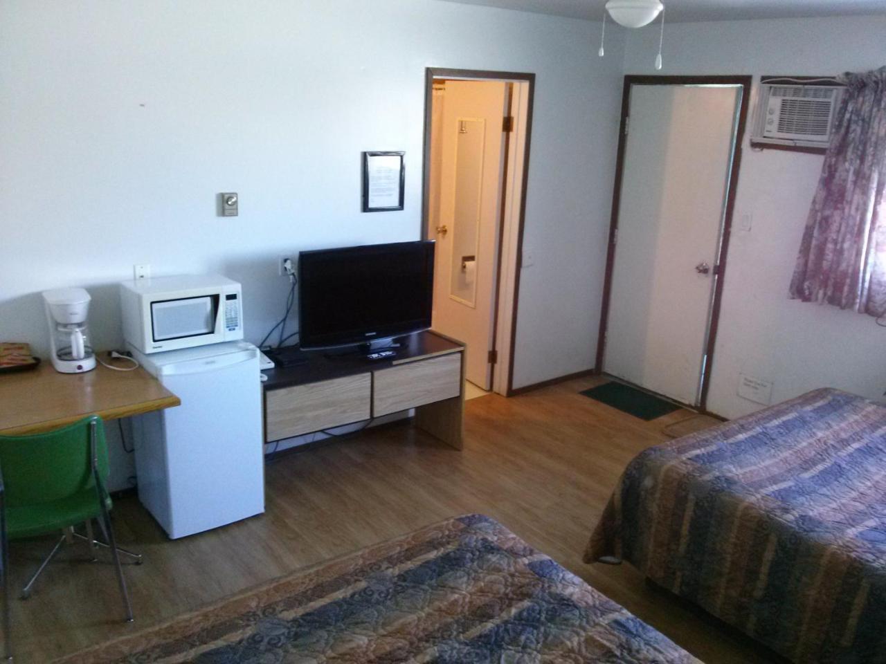 Moosomin Motel Екстер'єр фото