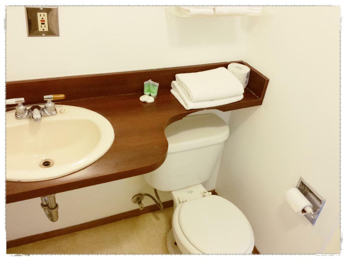 Moosomin Motel Екстер'єр фото