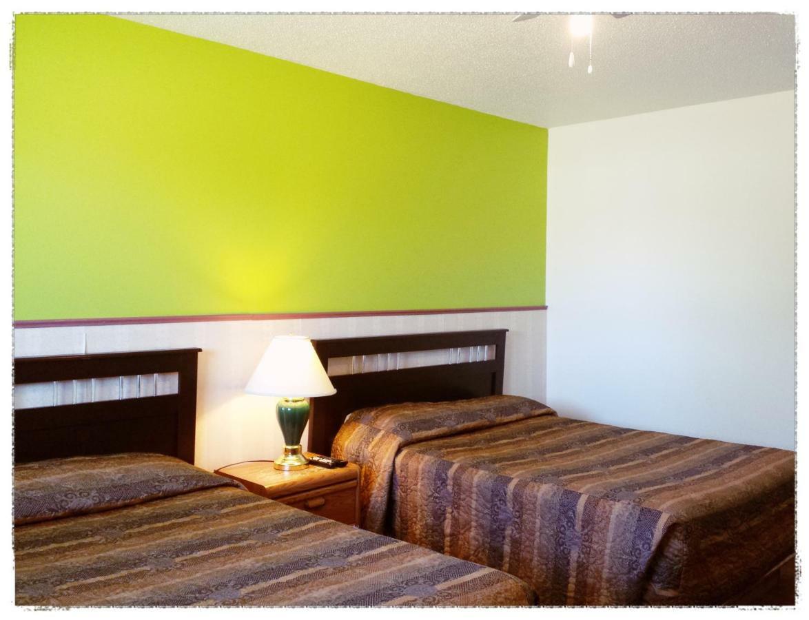Moosomin Motel Екстер'єр фото