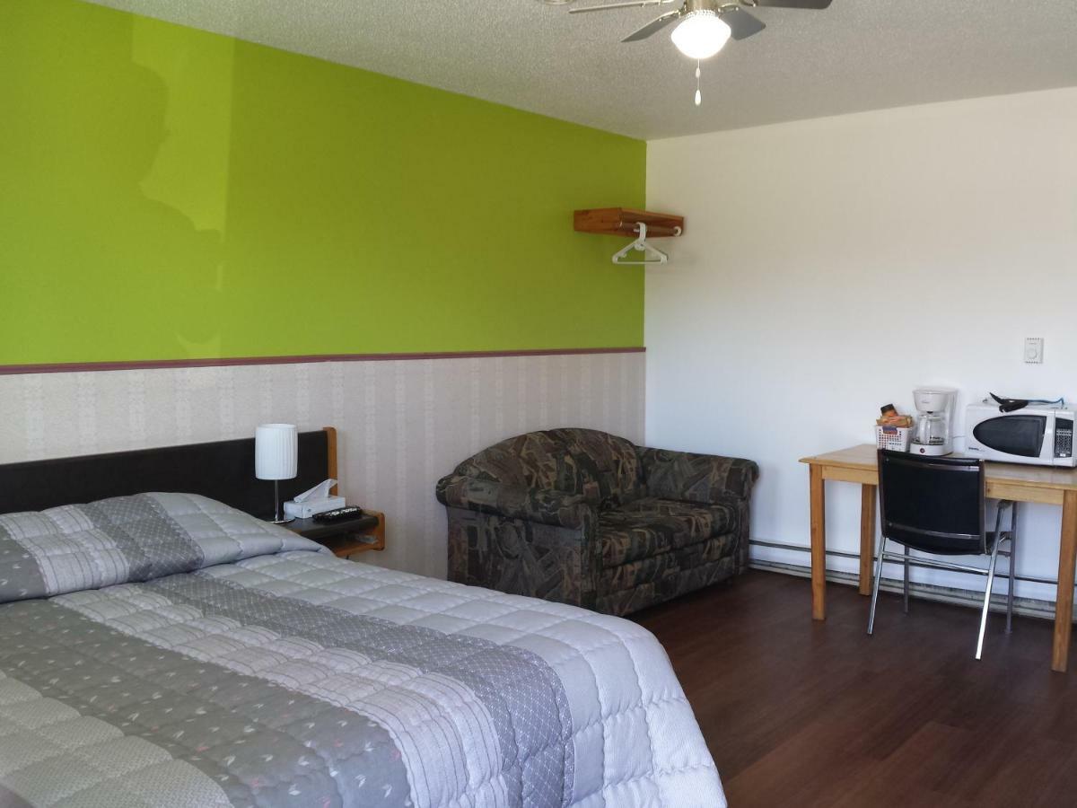 Moosomin Motel Екстер'єр фото
